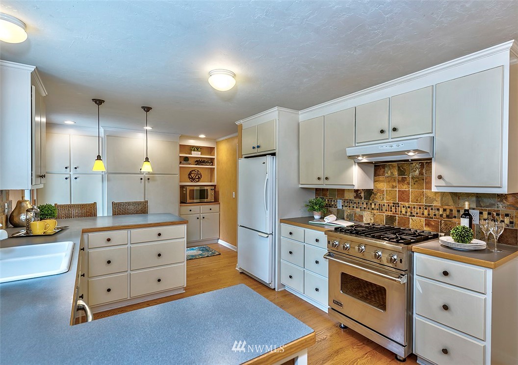 8510 186th Street Southwest Edmonds, WA 98026 - Photo 7 of 21 Gallery Image 7