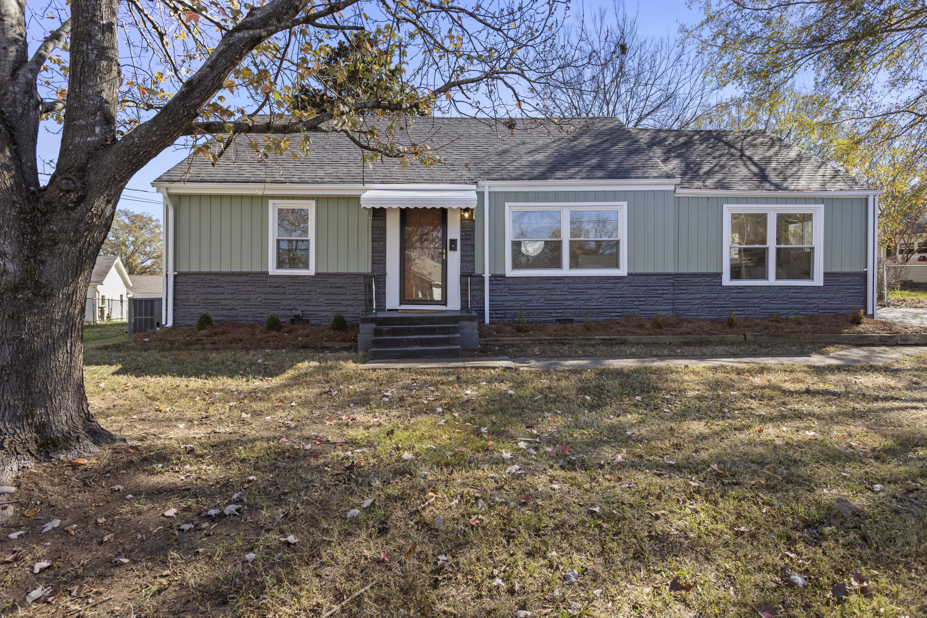 1910 McBrien Road Chattanooga, TN 37412 - Photo 2 of 28 IMG_0122 (1)