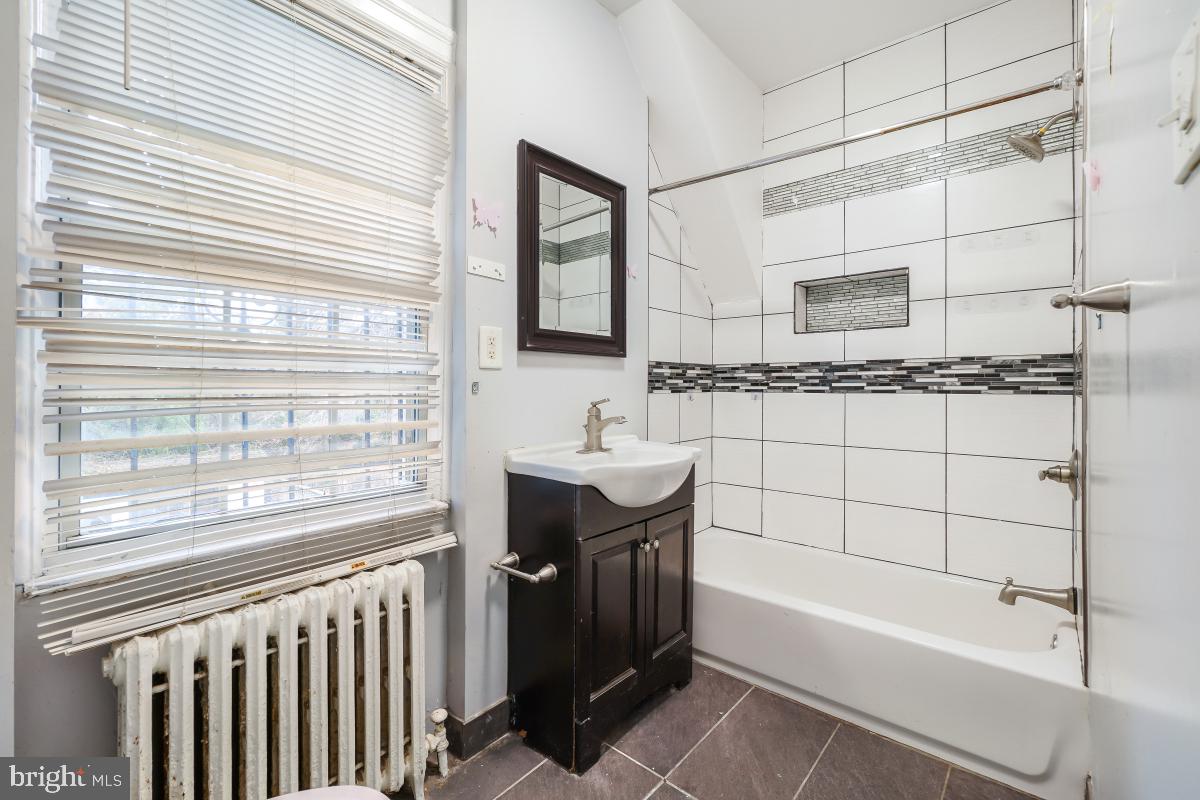 6712 6th Street Northwest Washington, DC 20012 - Photo 26 of 40 Upper Level Bathroom