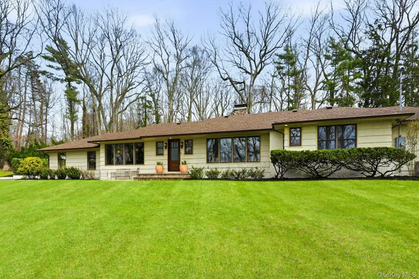 $2,248,000 | 6 Greatmeadow Road, Locust Valley, NY 11560