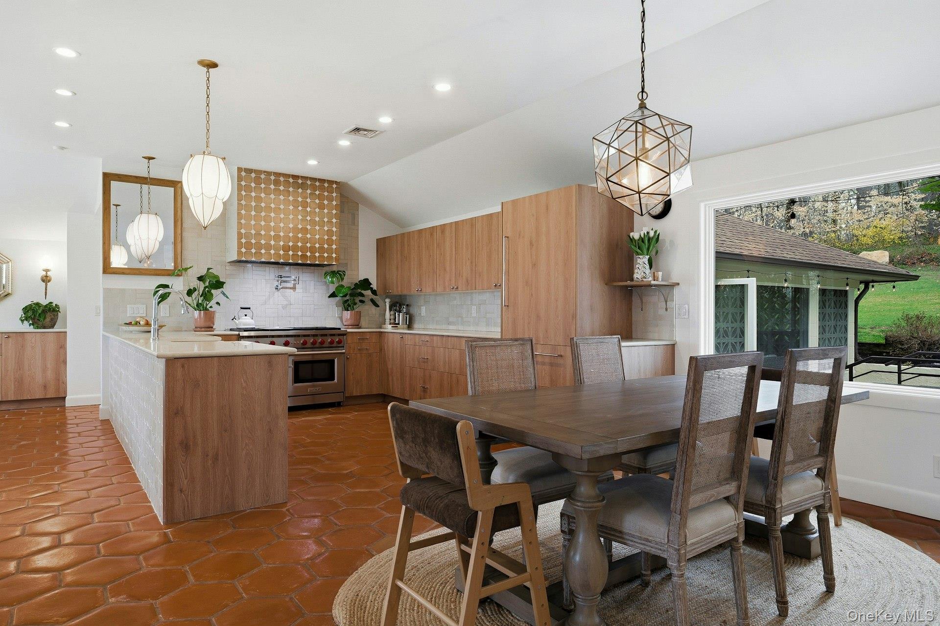 6 Greatmeadow Road Locust Valley, NY 11560 - Photo 13 of 48 Casual Dining off Kitchen