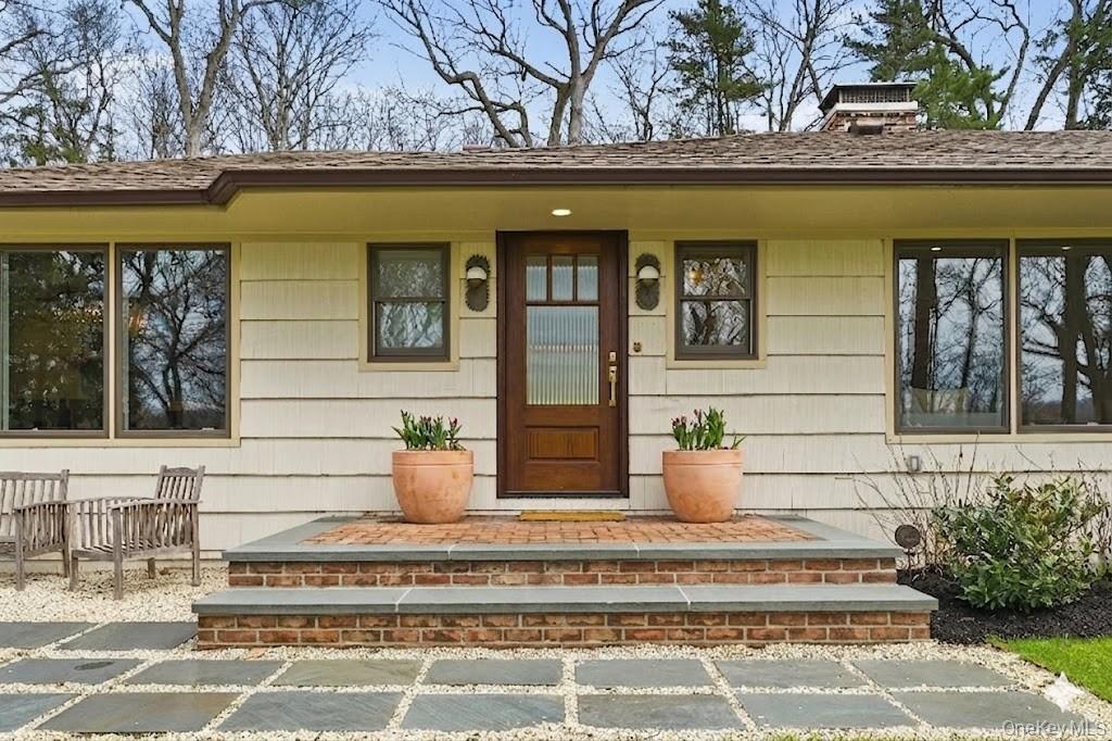 6 Greatmeadow Road Locust Valley, NY 11560 - Photo 3 of 48 Front Exterior