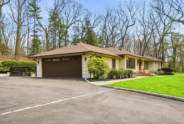 $2,248,000 | 6 Greatmeadow Road, Locust Valley, NY 11560