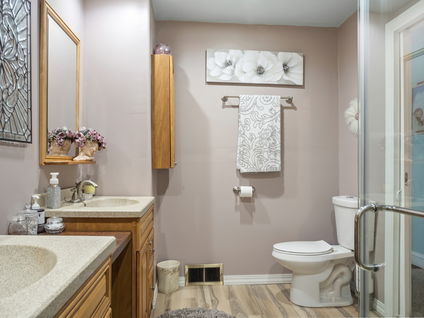 72 Radnor Lane Crete, IL 60417 - Photo 17 of 25 a bathroom with a sink mirror vanity and toilet