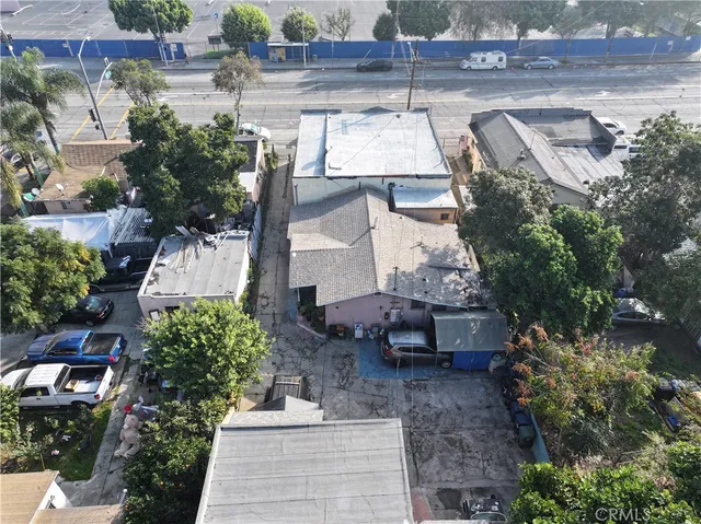 a view of building with outdoor space