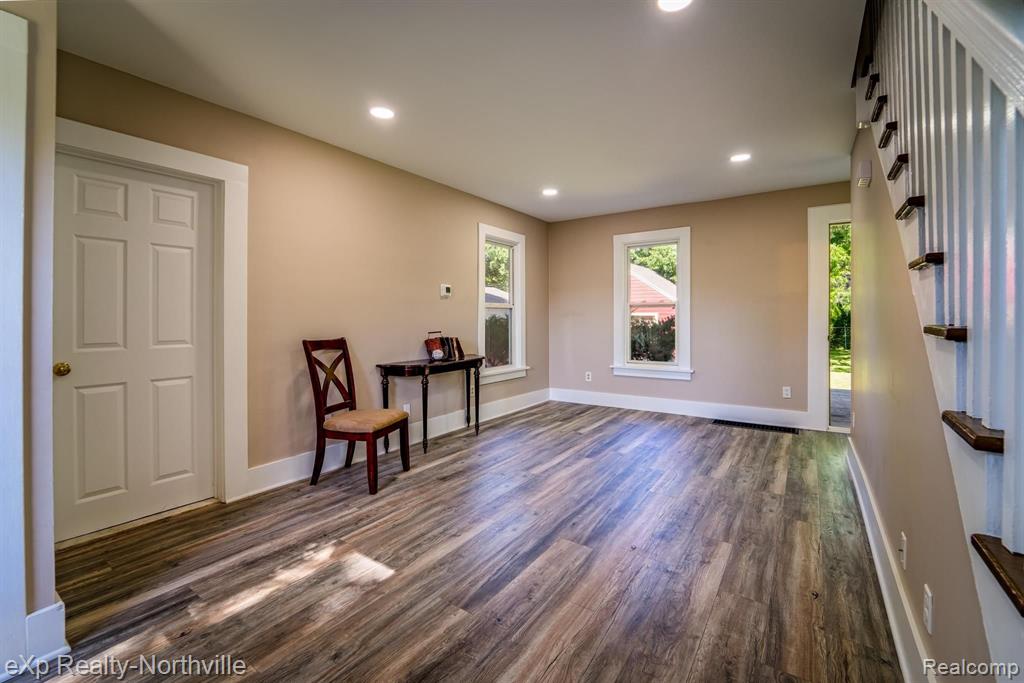 2709 Platt Road Ann Arbor, MI 48104 - Photo 3 of 28