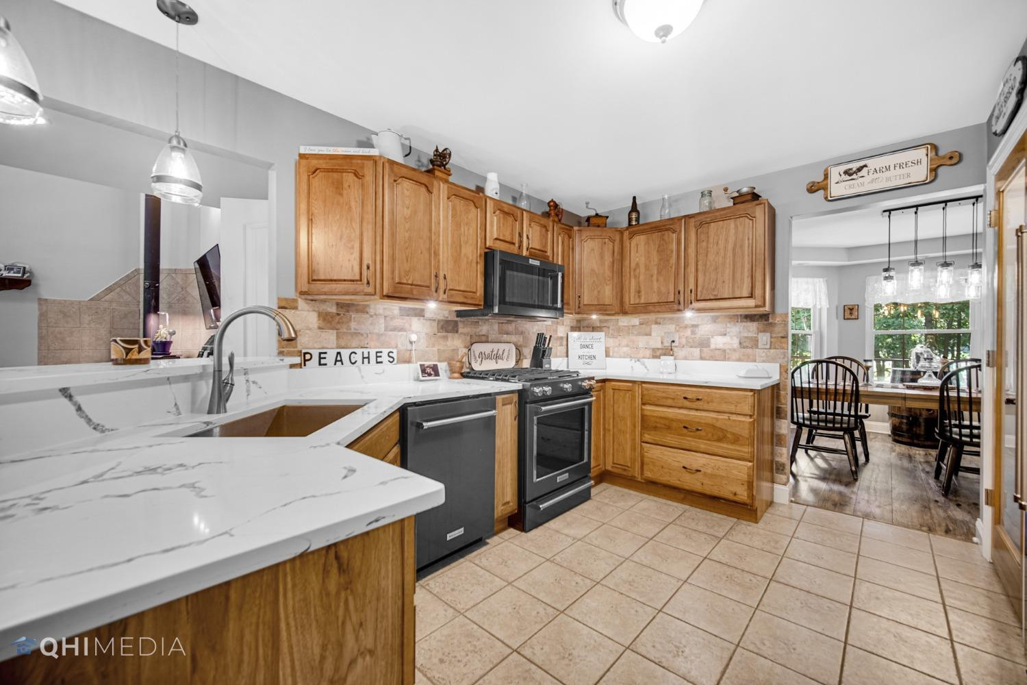 17983 Warrick Road Hebron, IN 46341 - Photo 5 of 47 1500x1000