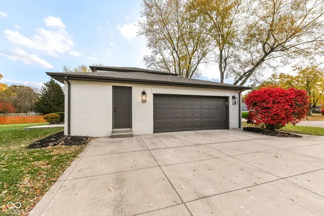 $540,000 | 567 Hawthorne Drive, Carmel, IN 46033