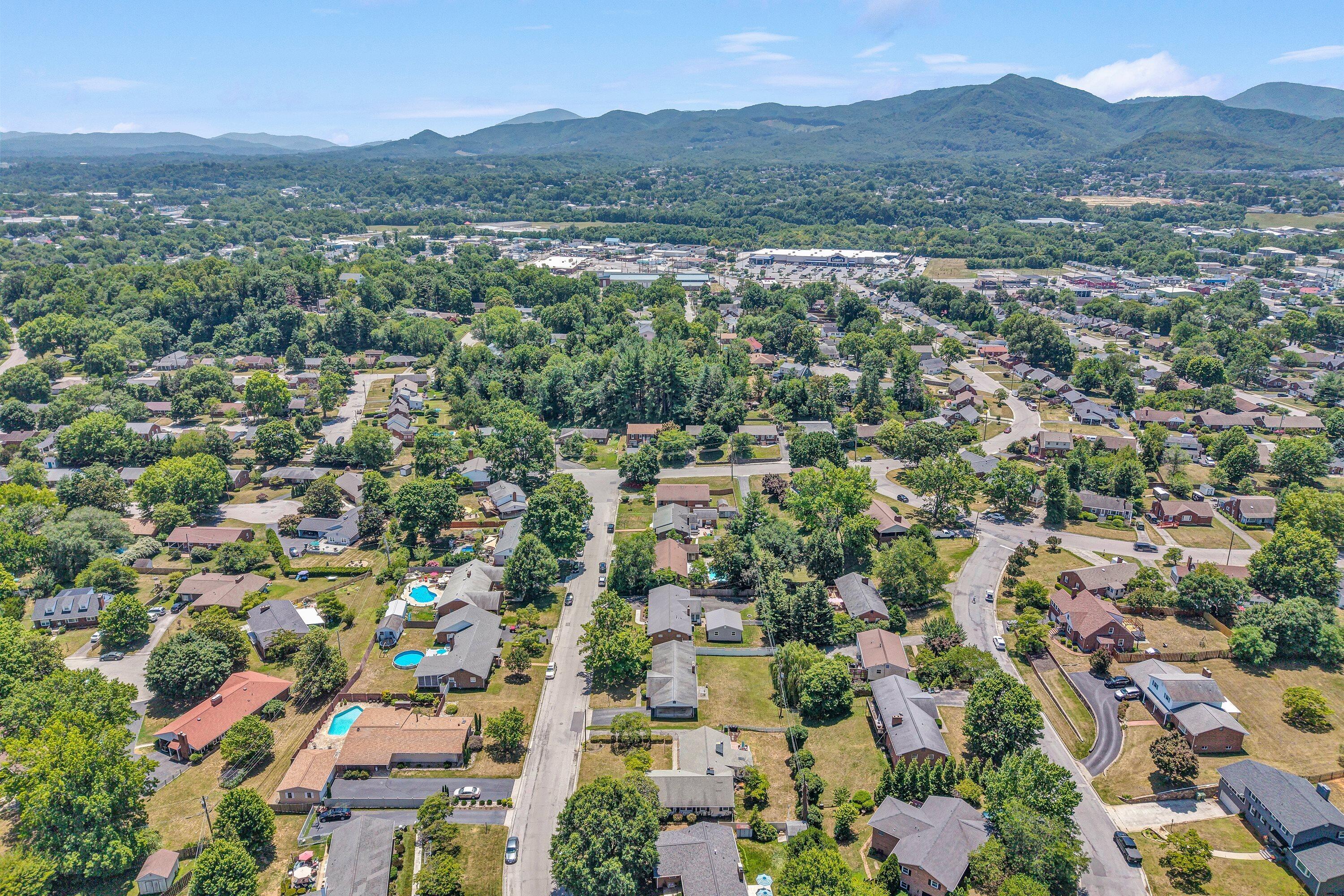 423 Highfield Road Salem, VA 24153 - Photo 38 of 45 45-DJI_20260702132446_0043