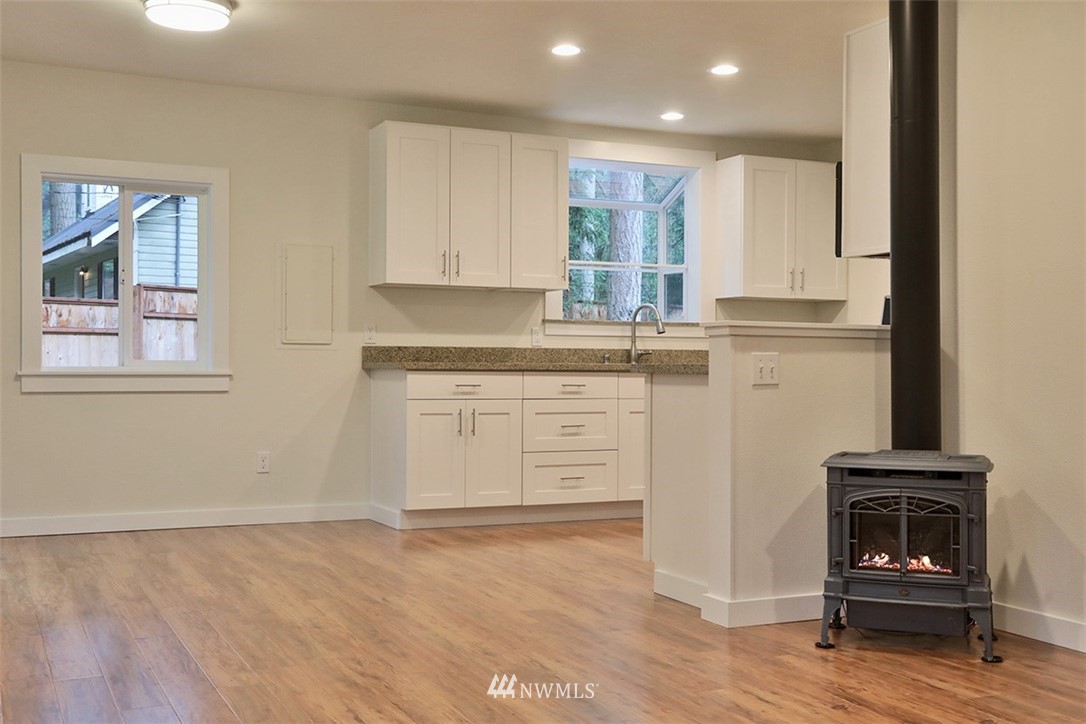 3920 Saratoga Road Langley, WA 98260 - Photo 10 of 36 Gallery Image 10