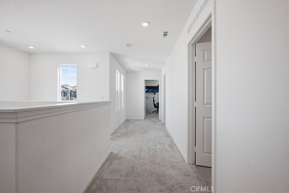 950 Helena Ridge Lake Elsinore, CA 92530 - Photo 18 of 41 Gallery Image 18
