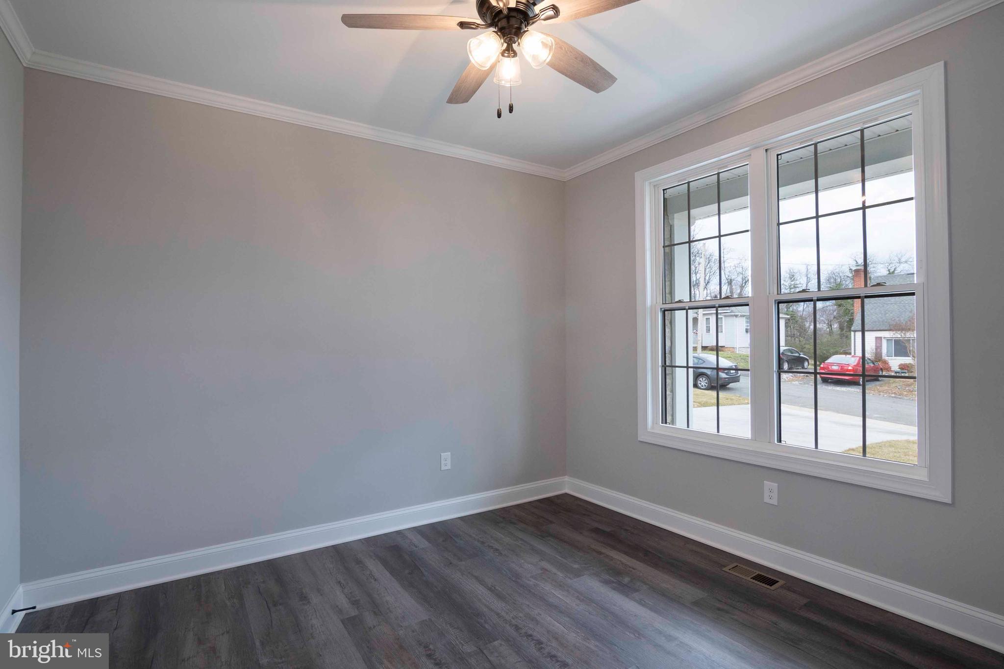 1332 Warren Avenue Front Royal, VA 22630 - Photo 4 of 55