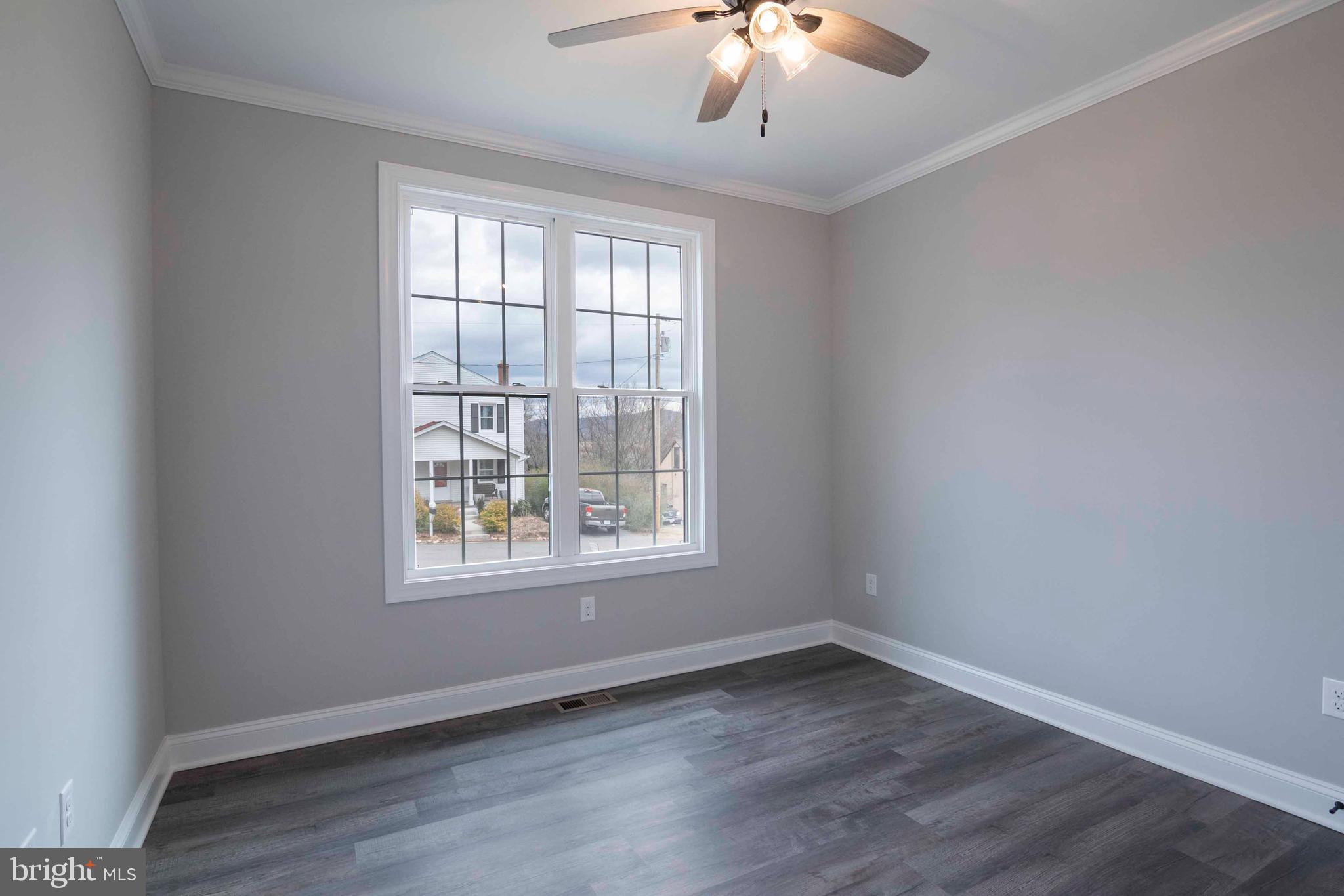 1332 Warren Avenue Front Royal, VA 22630 - Photo 8 of 55