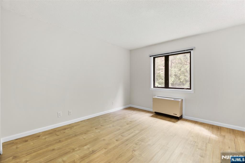 1150 River Road, Unit 4H Edgewater, NJ 07020 - Photo 27 of 44