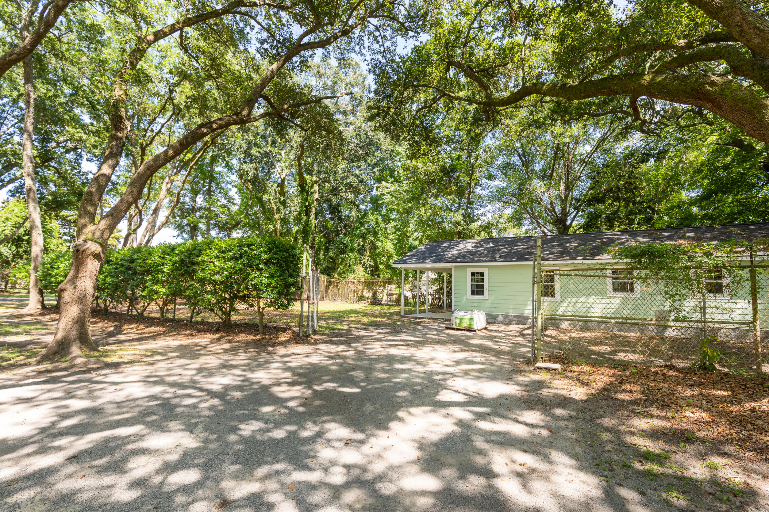 1433 Hale Road Mount Pleasant, SC 29464 - Photo 16 of 33 1433HaleRoad-KeenEyeMarketing-12