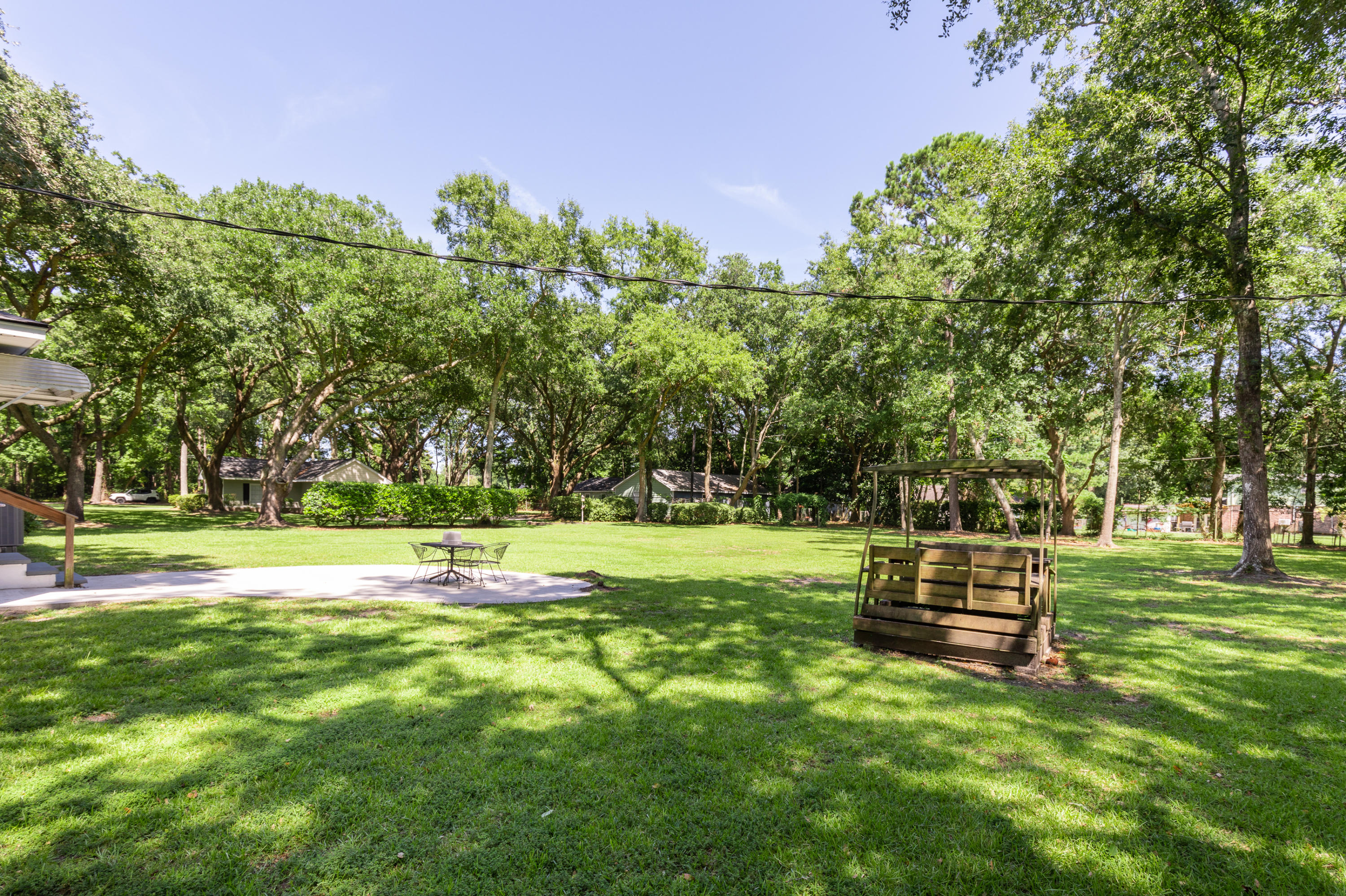 1433 Hale Road Mount Pleasant, SC 29464 - Photo 18 of 33 1433HaleRoad-KeenEyeMarketing-16