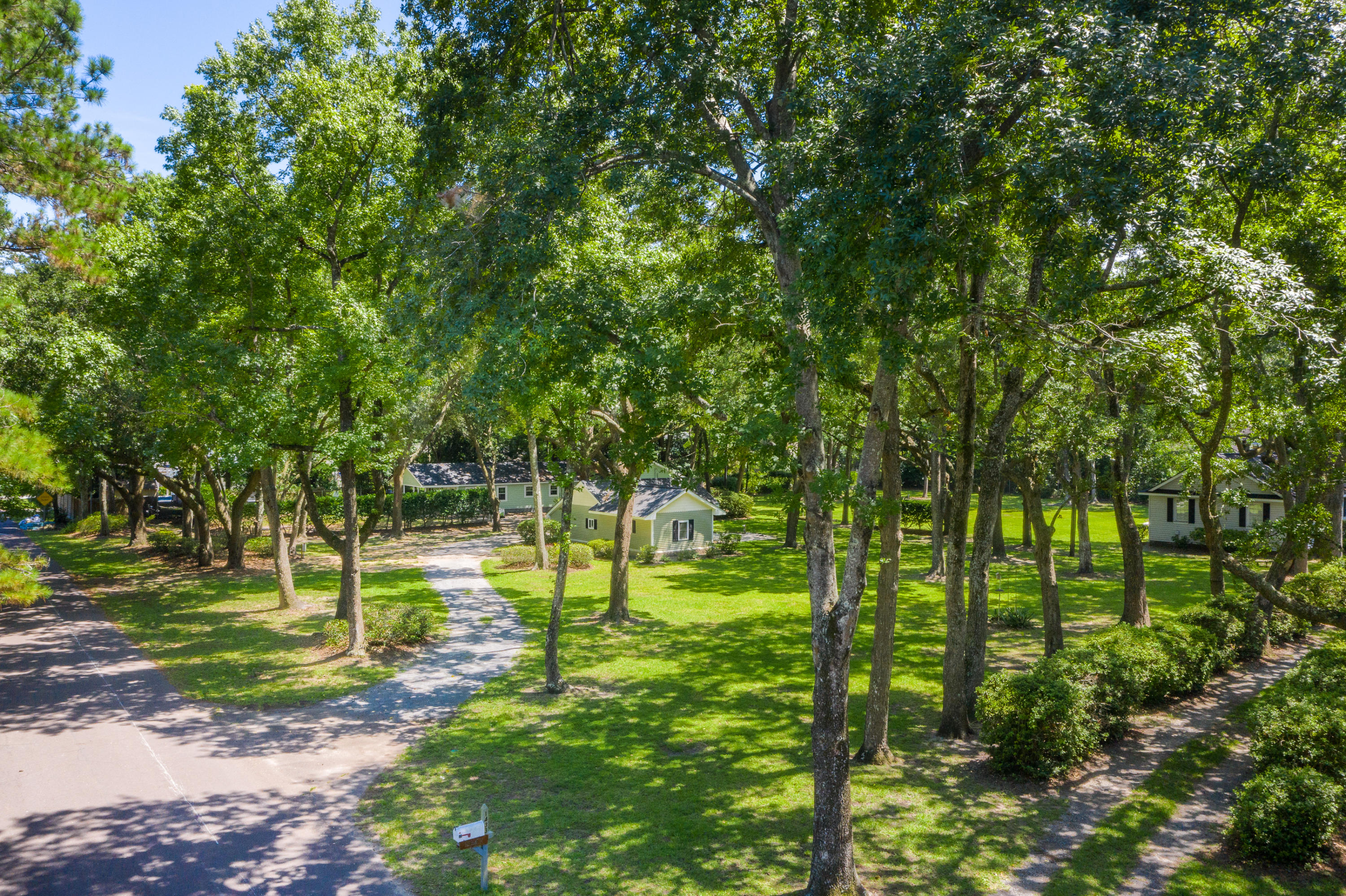 1433 Hale Road Mount Pleasant, SC 29464 - Photo 20 of 33 1433HaleRoad-KeenEyeMarketing-26
