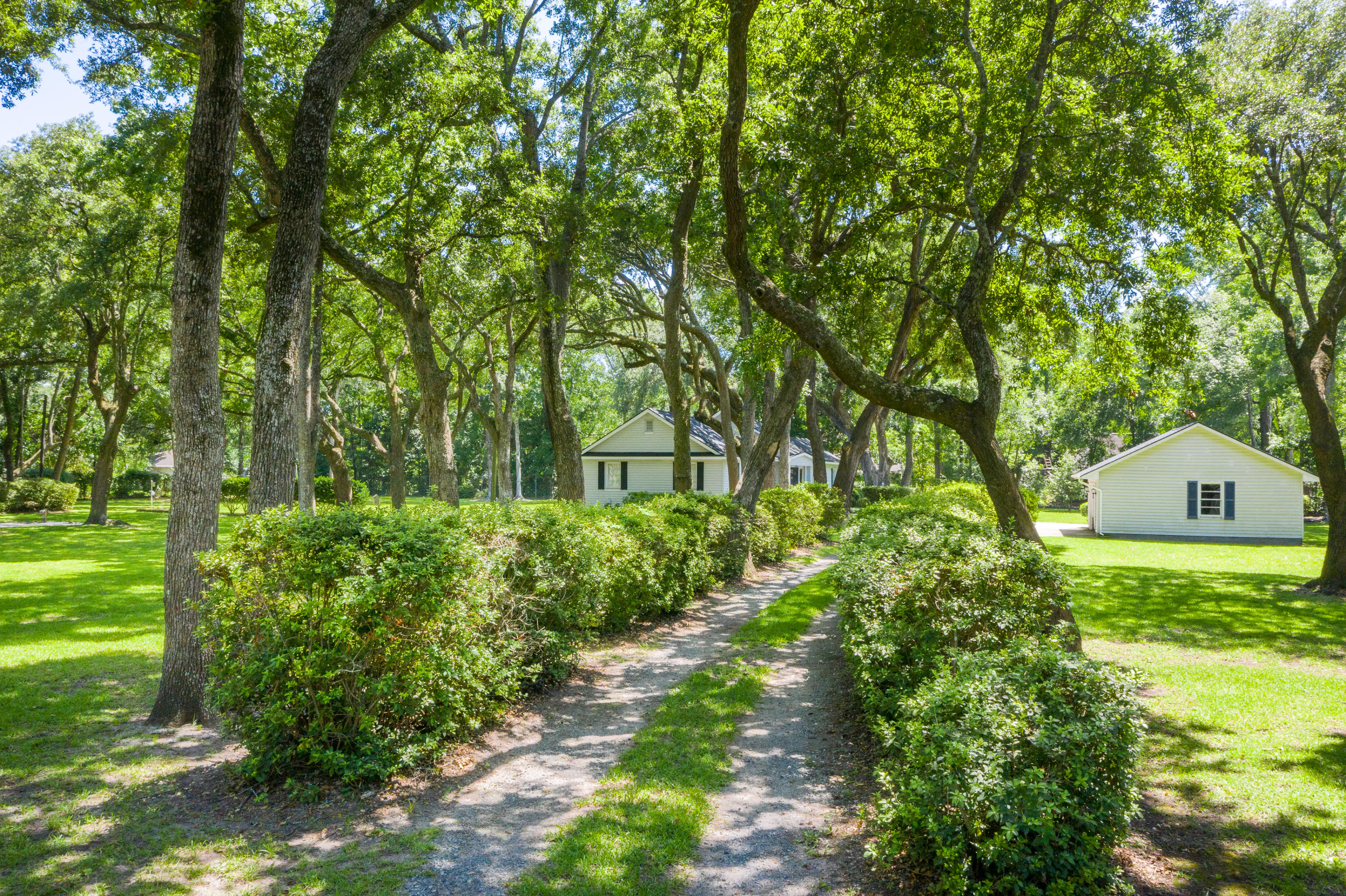 1433 Hale Road Mount Pleasant, SC 29464 - Photo 21 of 33 1433HaleRoad-KeenEyeMarketing-28