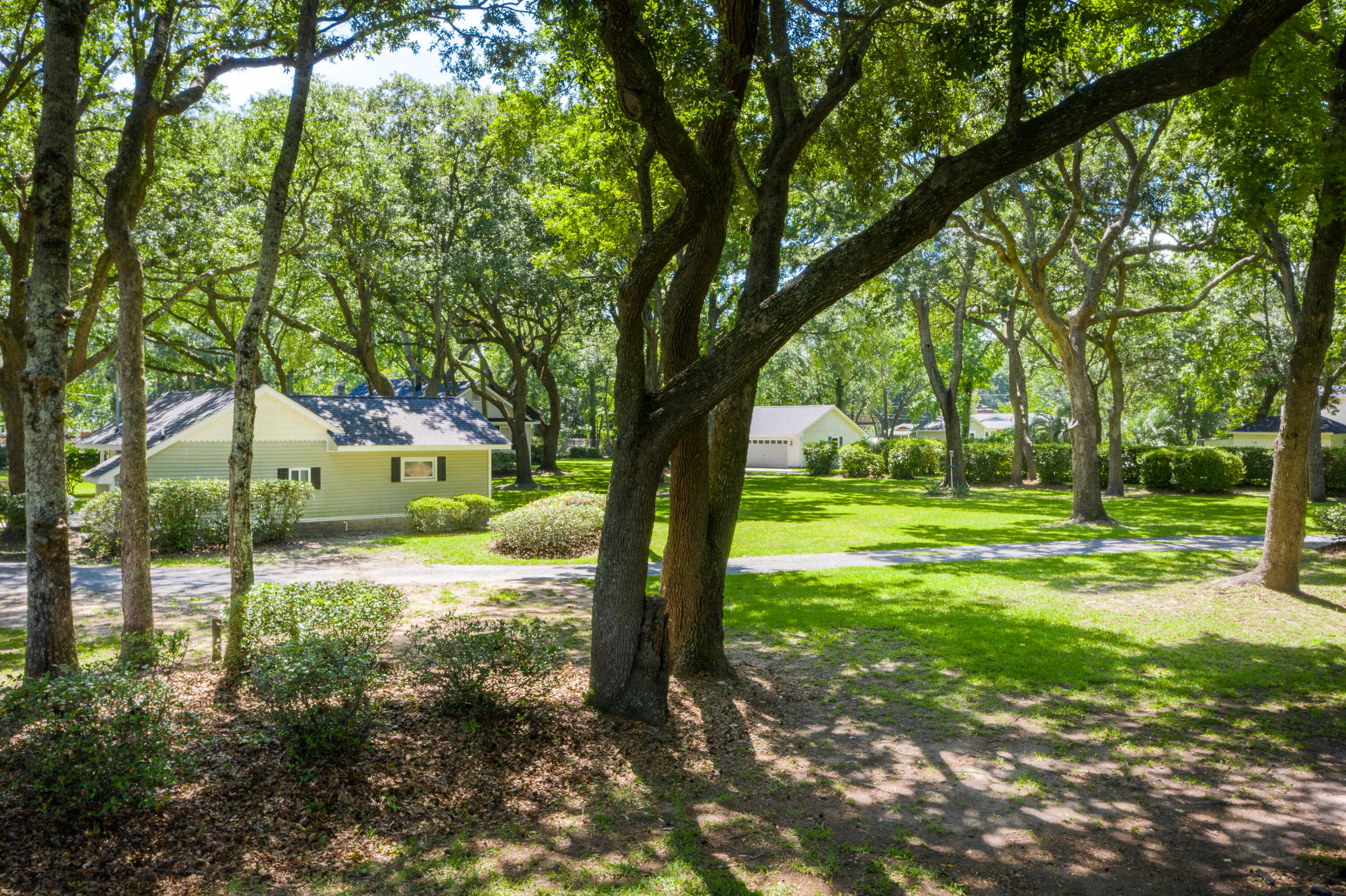 1433 Hale Road Mount Pleasant, SC 29464 - Photo 23 of 33 1433HaleRoad-KeenEyeMarketing-30