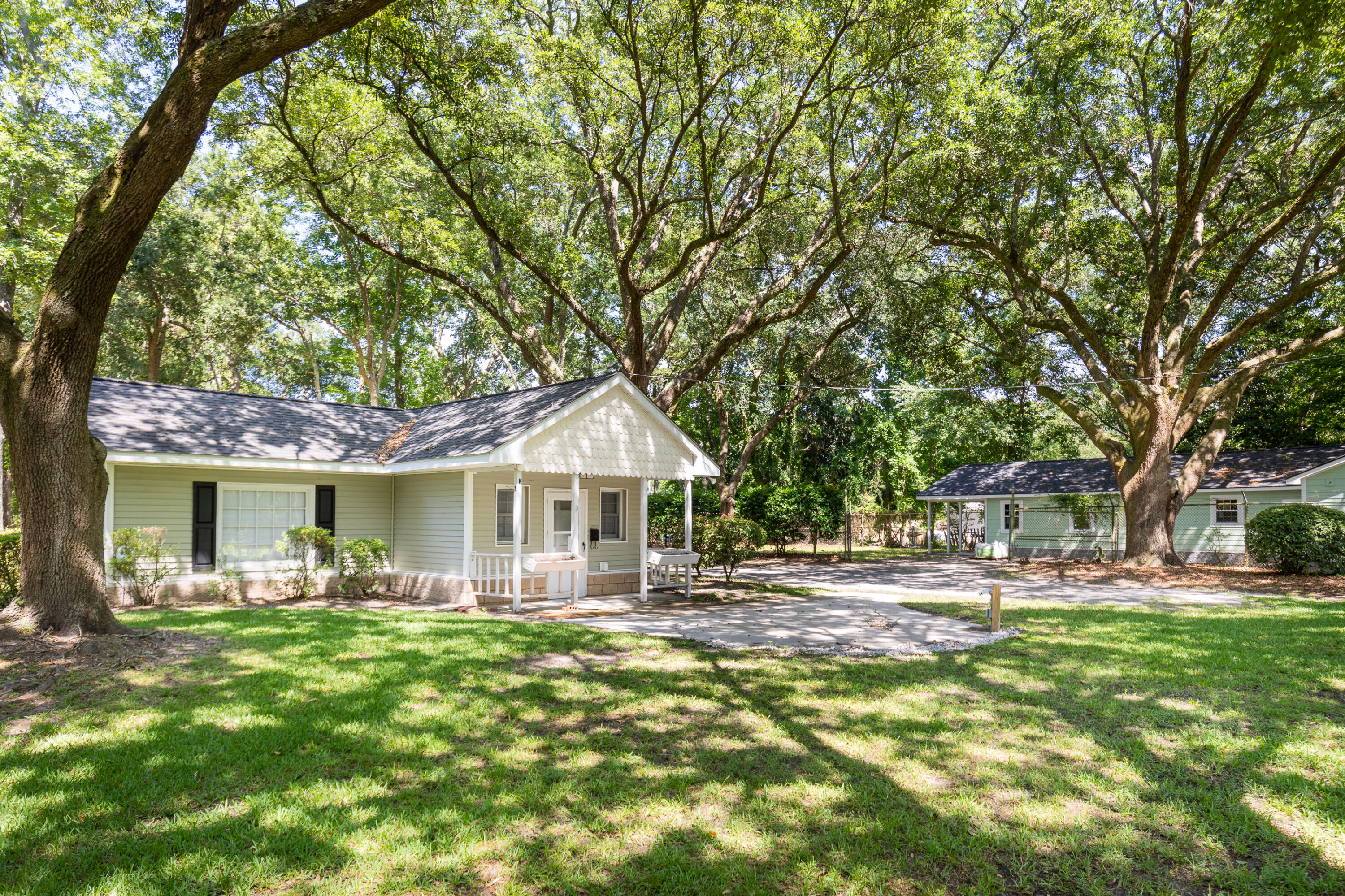 1433 Hale Road Mount Pleasant, SC 29464 - Photo 9 of 33 1433HaleRoad-KeenEyeMarketing-14