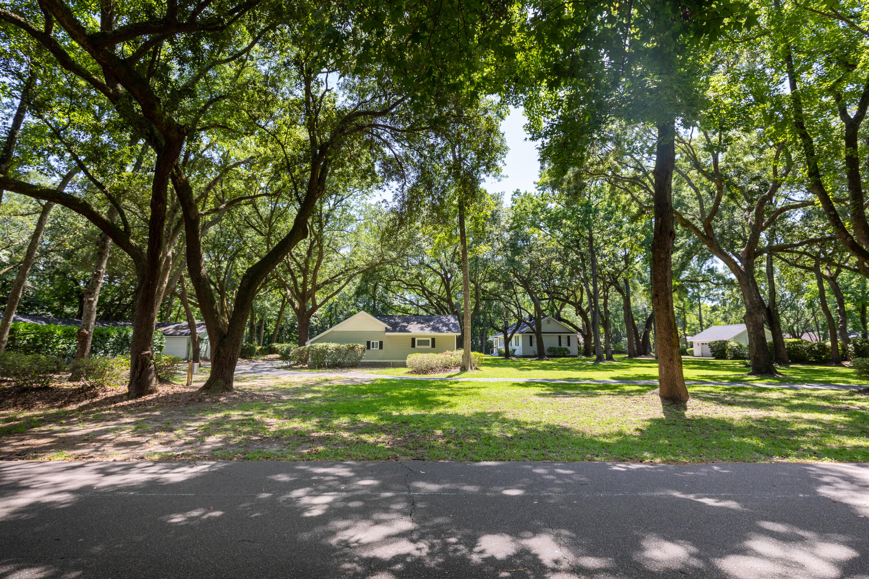 1433 Hale Road Mount Pleasant, SC 29464 - Photo 10 of 33 1433HaleRoad-KeenEyeMarketing-1