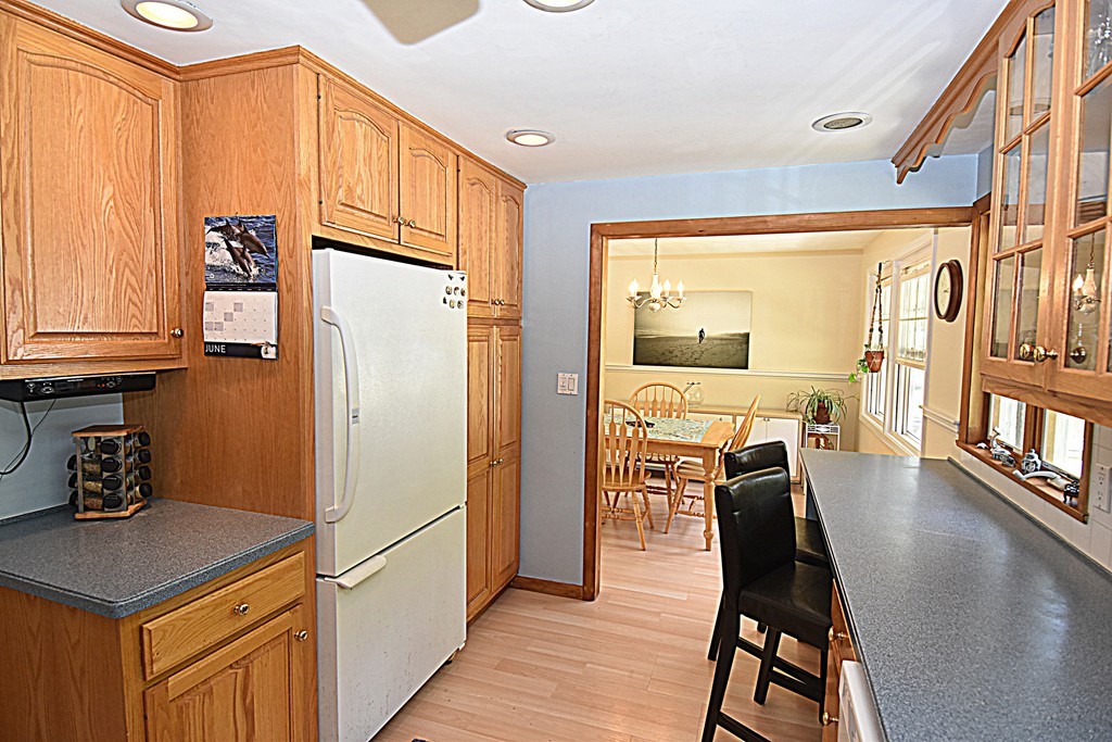 11 Wellesley Road Danvers, MA 01923 - Photo 8 of 20 Gallery Image 8