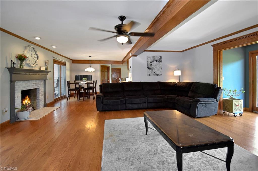 1297 Boiling Springs Road Purlear, NC 28665 - Photo 5 of 46 Living Room