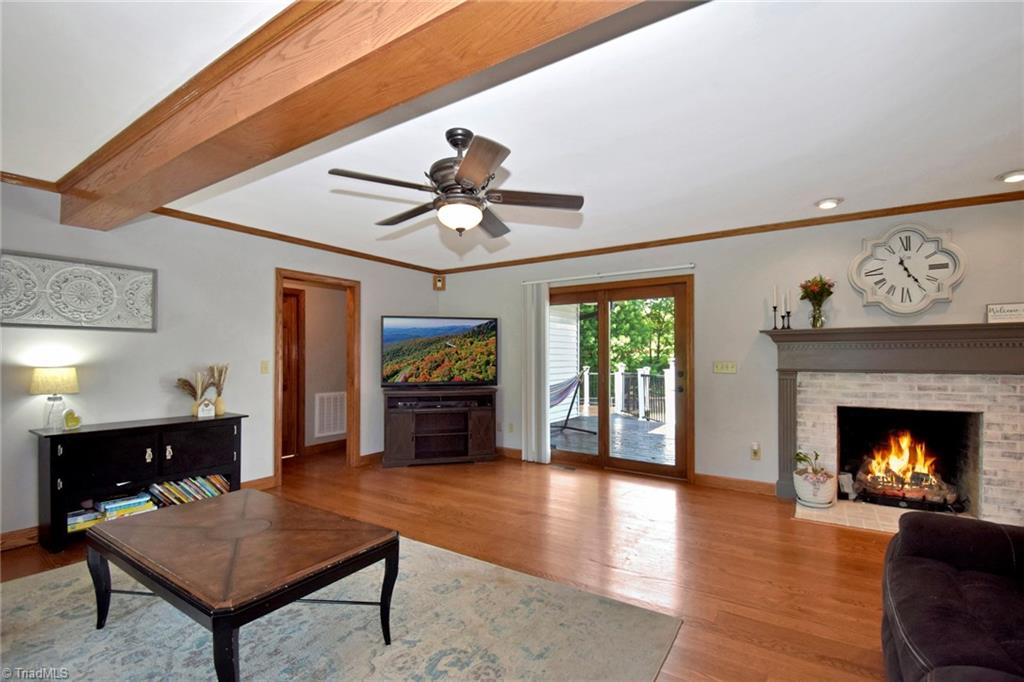 1297 Boiling Springs Road Purlear, NC 28665 - Photo 6 of 46 Living Room