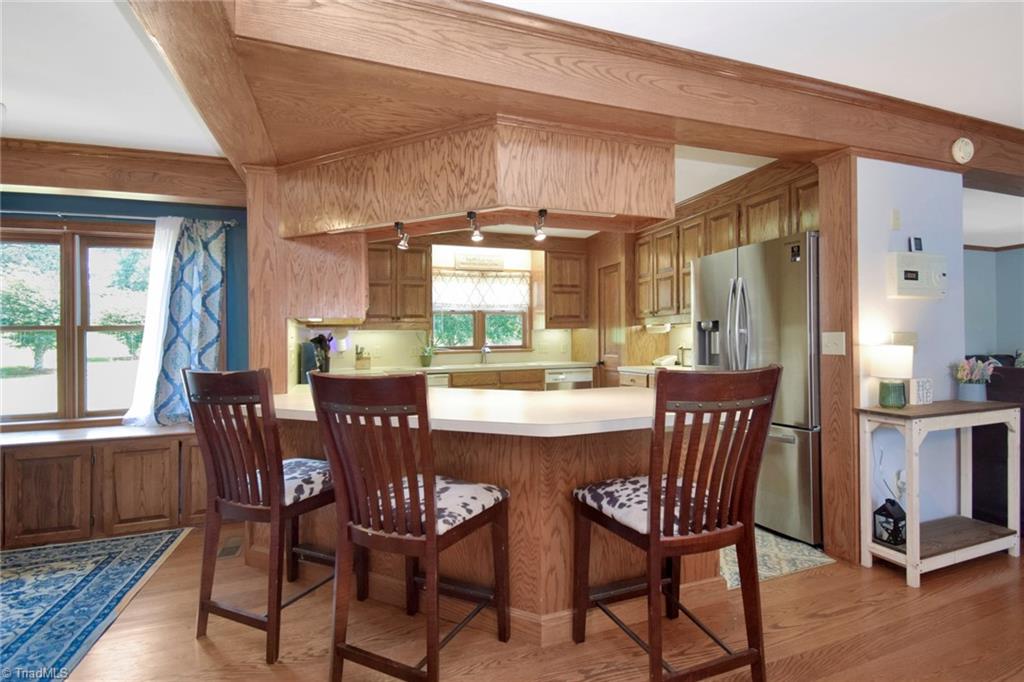 1297 Boiling Springs Road Purlear, NC 28665 - Photo 10 of 46 Kitchen Bar