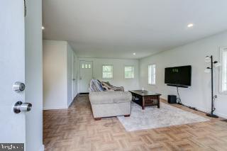 1833 Chesapeake Road Pasadena, MD 21122 - Photo 17 of 17 Gallery Image 17