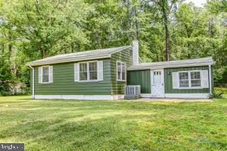 1833 Chesapeake Road Pasadena, MD 21122 - Photo 4 of 17 Gallery Image 4