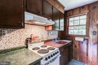 1833 Chesapeake Road Pasadena, MD 21122 - Photo 6 of 17 Gallery Image 6