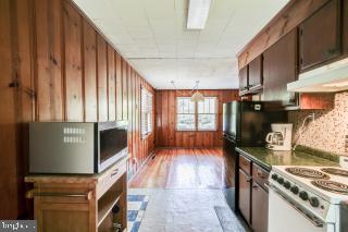 1833 Chesapeake Road Pasadena, MD 21122 - Photo 7 of 17 Gallery Image 7