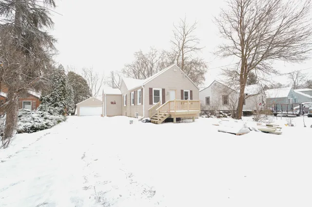 $2,150 | 1313 Summerset Drive, Mount Pleasant, WI 53406