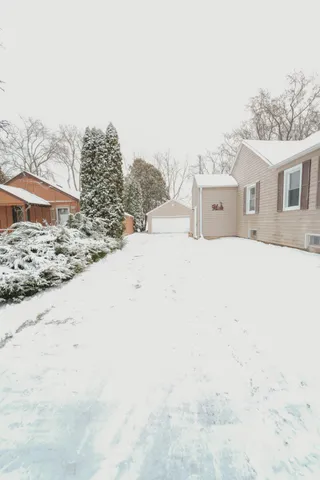 $2,150 | 1313 Summerset Drive, Mount Pleasant, WI 53406