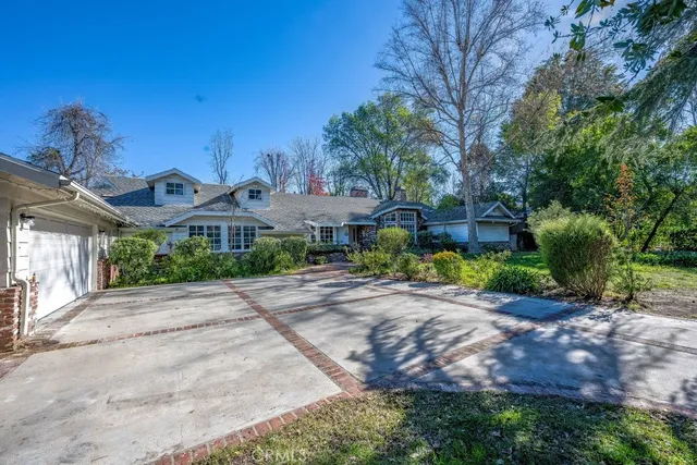 $2,697,000 | 5504 Donna Avenue, Tarzana, CA 91356