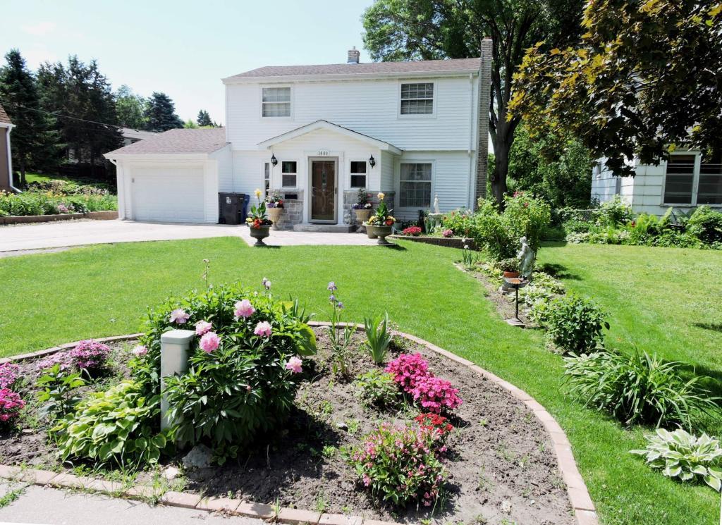 1480 Upper Afton Road St. Paul, MN 55106 - Photo 1 of 1 Gallery Image 1