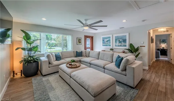 $939,000 | 1385 Wisconsin Drive, Naples, FL 34103
