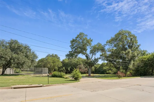 $2,250,000 | 4931 Northaven Road, Dallas, TX 75229