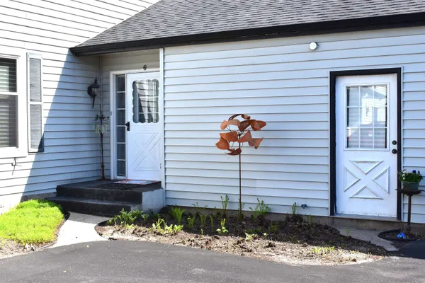 $235,900 | 4621 High Point Drive, Unit 6, Rockford, IL 61114