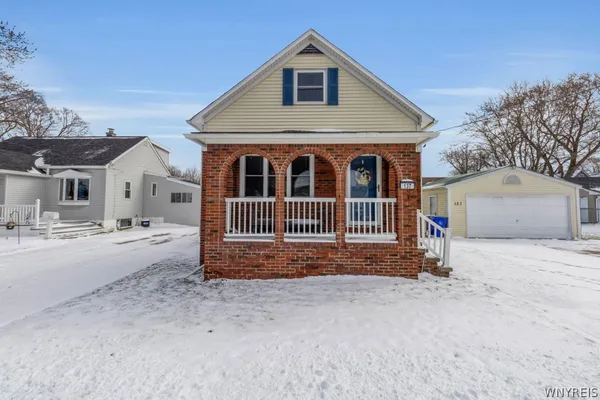 $240,000 | 137 Emporium Avenue, West Seneca, NY 14224