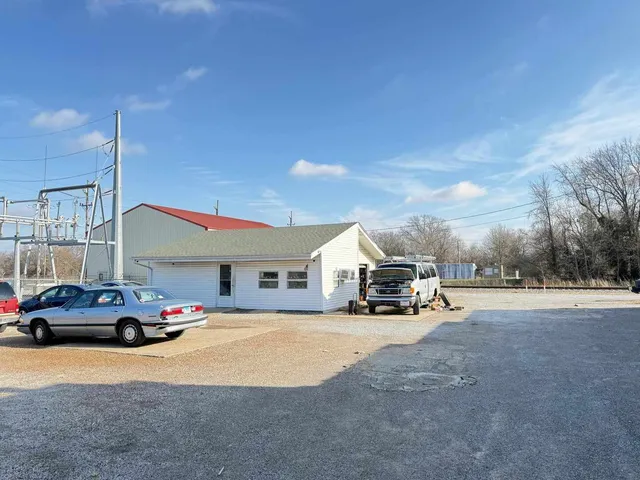 $89,500 | 327 North Illinois Avenue, Carbondale, IL 62901