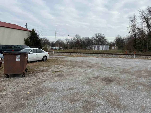$89,500 | 327 North Illinois Avenue, Carbondale, IL 62901