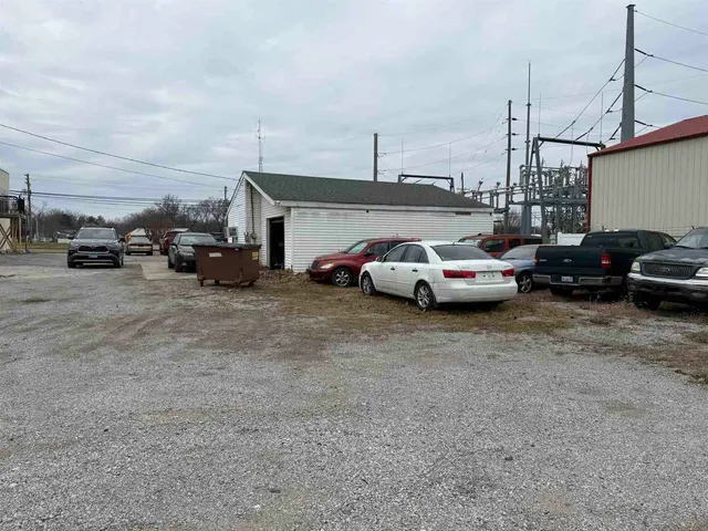 $89,500 | 327 North Illinois Avenue, Carbondale, IL 62901