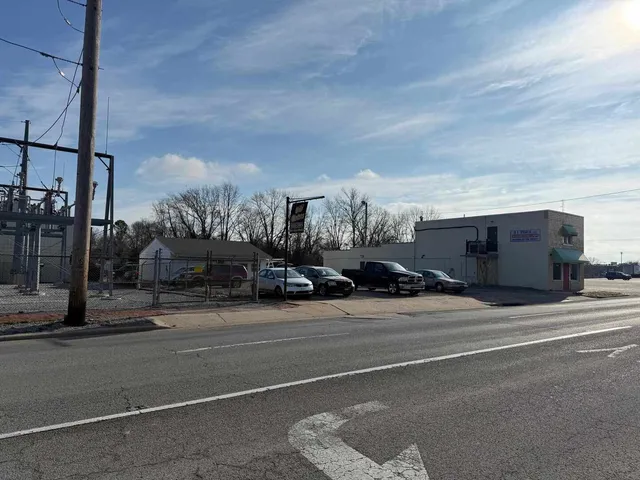 $89,500 | 327 North Illinois Avenue, Carbondale, IL 62901