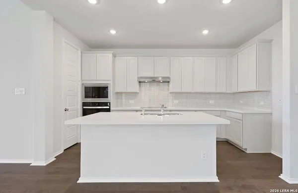 $2,800 | 3217 Wild Iris, New Braunfels, TX 78130