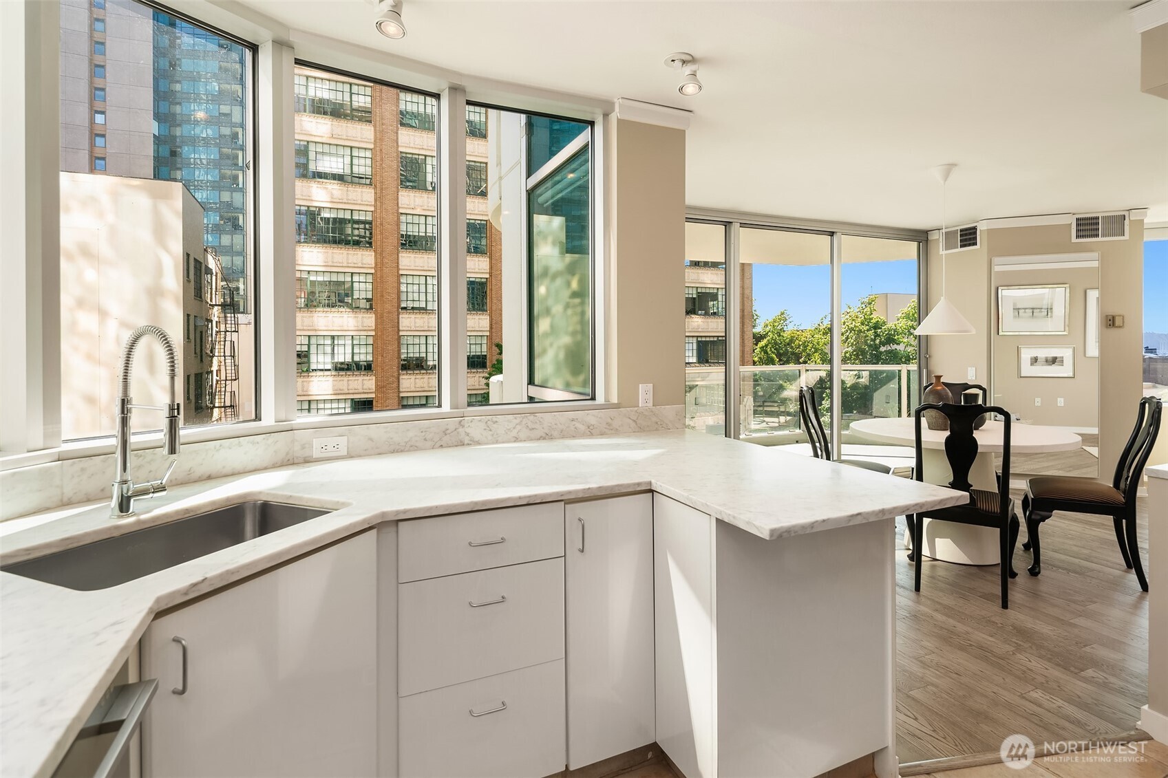 2000 1st Avenue, Unit 604 Seattle, WA 98121 - Photo 13 of 38