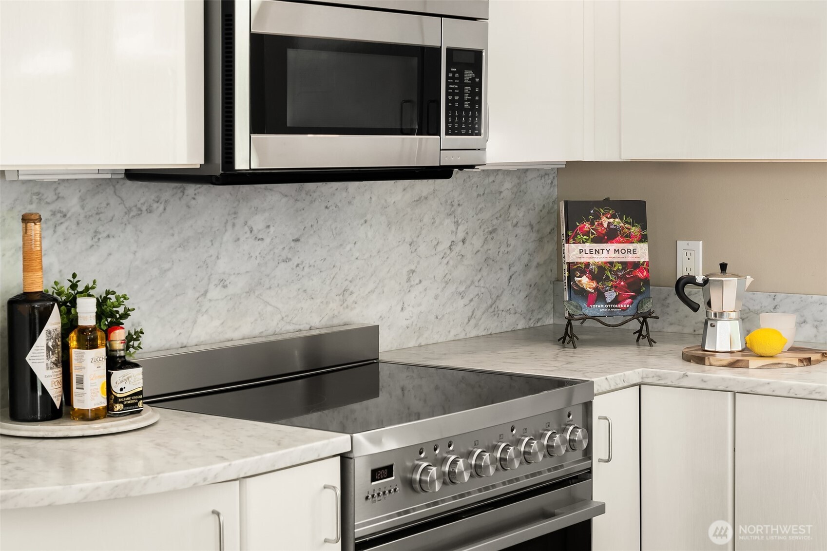 2000 1st Avenue, Unit 604 Seattle, WA 98121 - Photo 15 of 38