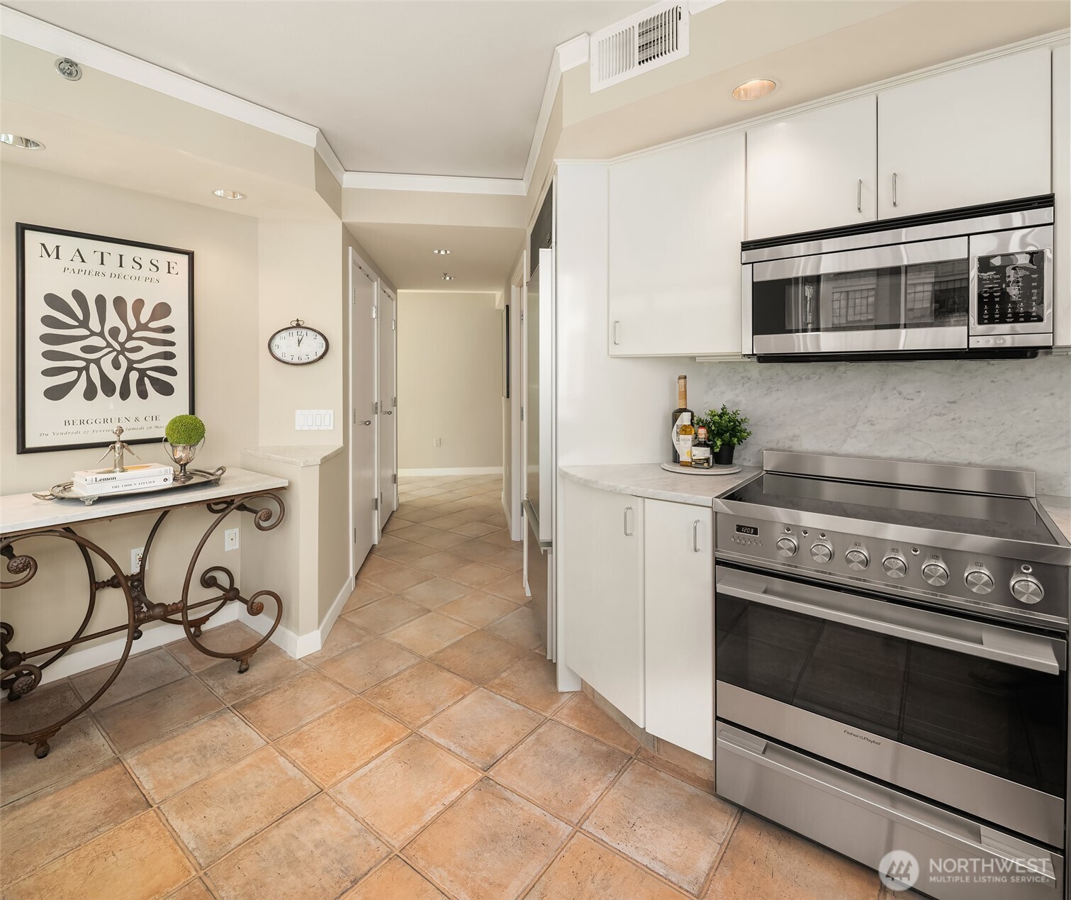 2000 1st Avenue, Unit 604 Seattle, WA 98121 - Photo 16 of 38