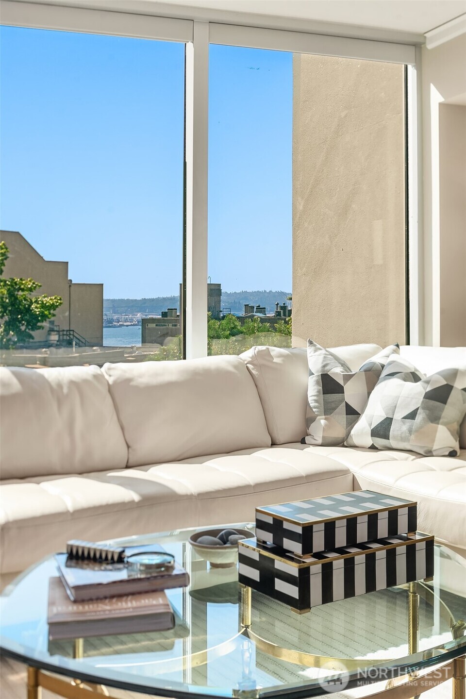 2000 1st Avenue, Unit 604 Seattle, WA 98121 - Photo 2 of 38